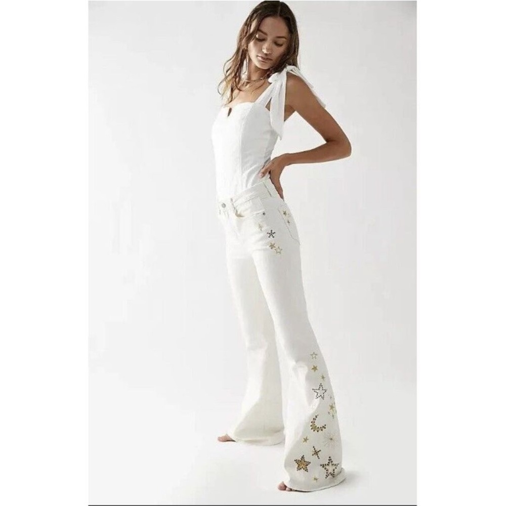 Free People × Driftwood Farrah Embroidered
Flare Jeans